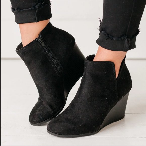 Soda Shoes - Brand New! Soda Ability Black Suede Wedge Booty